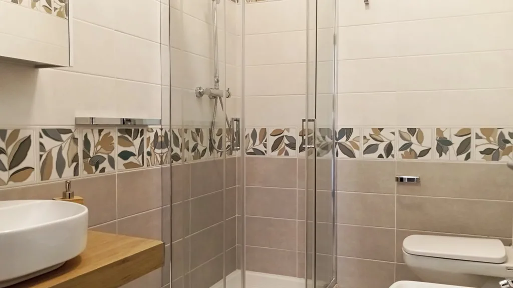 Bagno con Doccia - Camera Matrimoniale o DUS - Medoro Camere Milazzo | Myvacanzy - Immobilfin Milazzo