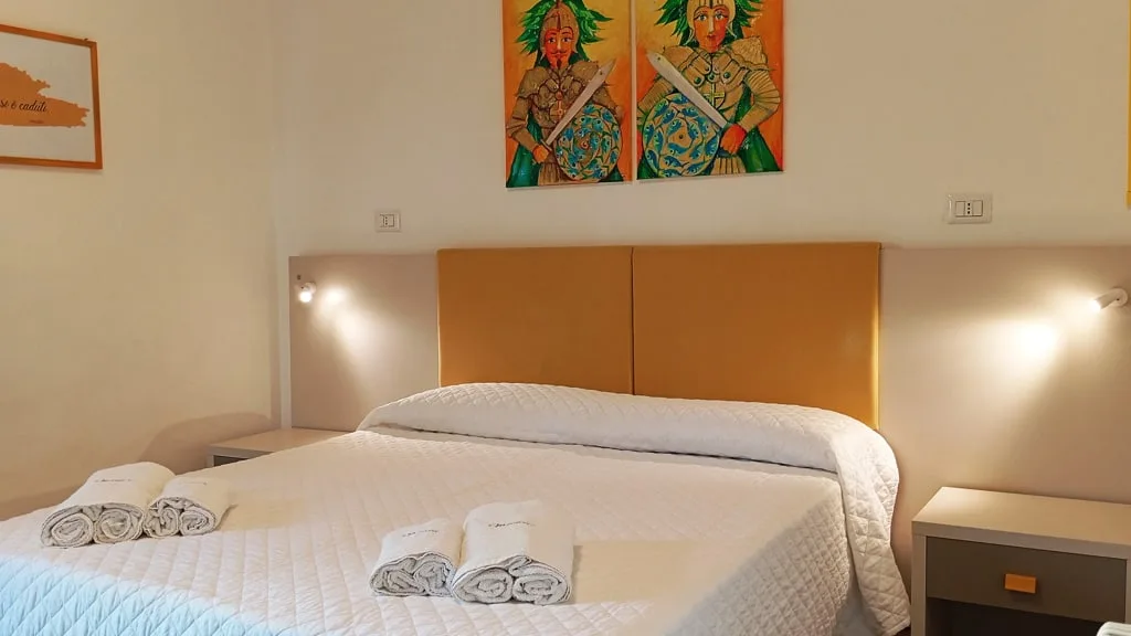 Letto - Camera Matrimoniale o DUS - Medoro Camere Milazzo | Myvacanzy - Immobilfin Milazzo