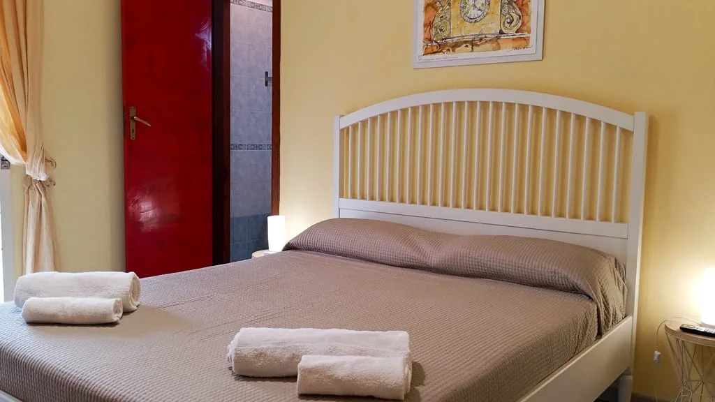 Camera Matrimoniale Medoro Piazza Roma Rooms Milazzo - MYVACANZY | Immobilfin